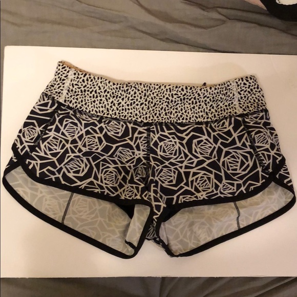 lululemon athletica Pants - Lululemon Speed Shorts Size 4
